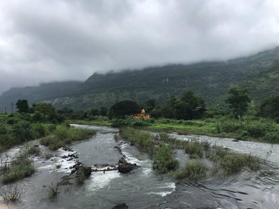Shangri-La Valley Retreat Karjat Esterno foto